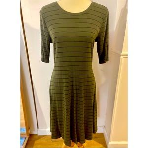 NWOT Old Navy Ribbed Dark Green Striped Fit and Flare mini/midi dress - Large